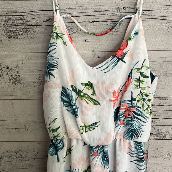 Lush women’s dress. Size medium. - Picture 4 of 4